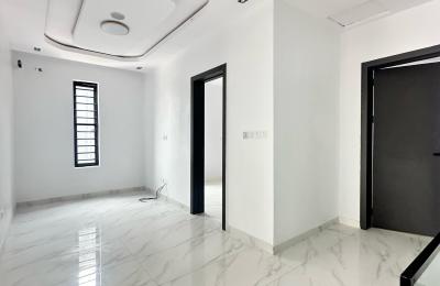 4 bedroom Semidetached duplex
