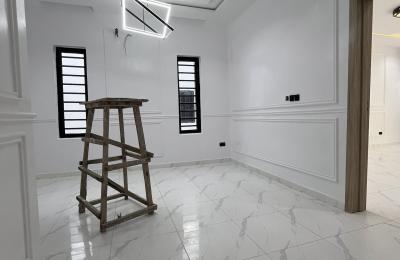 4 Bedrooms Semi Detached Duplex