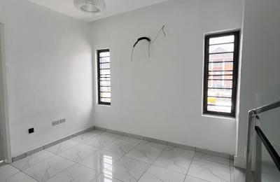5 Bedroom fully detached duplex
