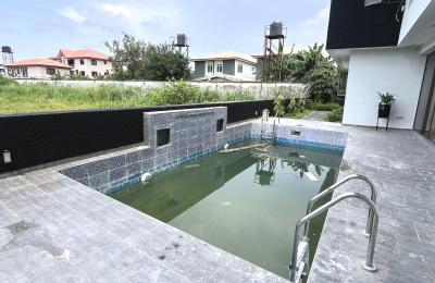 5 bedroom detached duplex