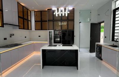 5 bedroom fully detached duplex