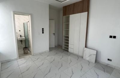 5 bedroom detached duplex