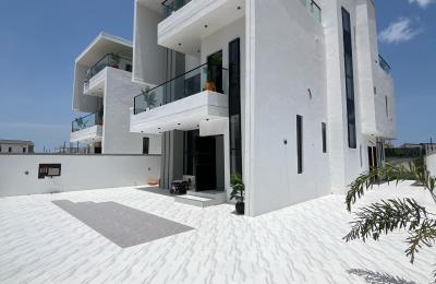 5 Bedroom detached duplex