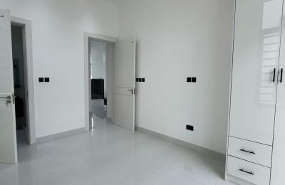 5 bedroom fully detached duplex
