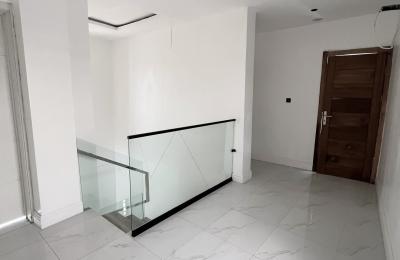 5 Bedroom fully detached duplex