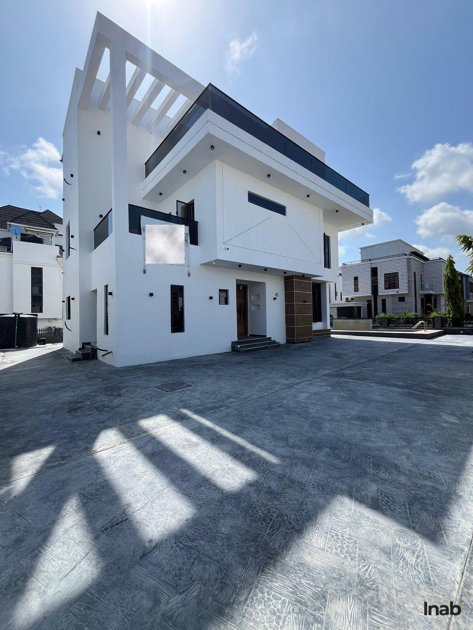 5 bedroom detached duplex