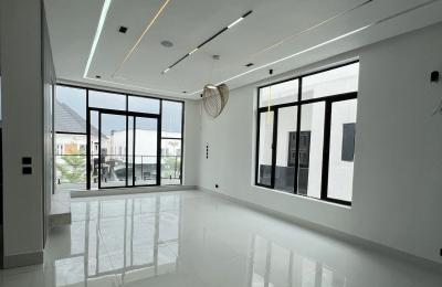 5 Bedroom Detached Duplex