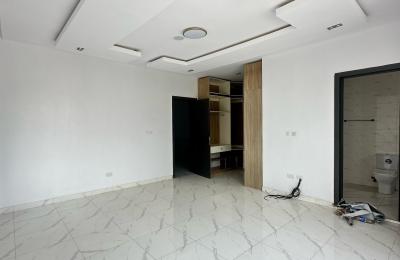 4 bedroom Semidetached duplex