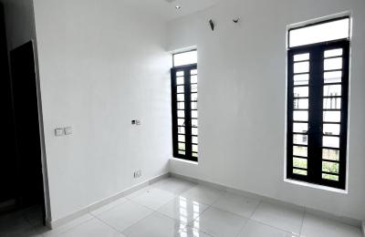 5 Bedrooms Fully Detached Duplex