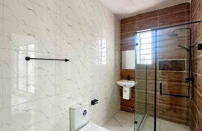 4 bedroom Semidetached duplex
