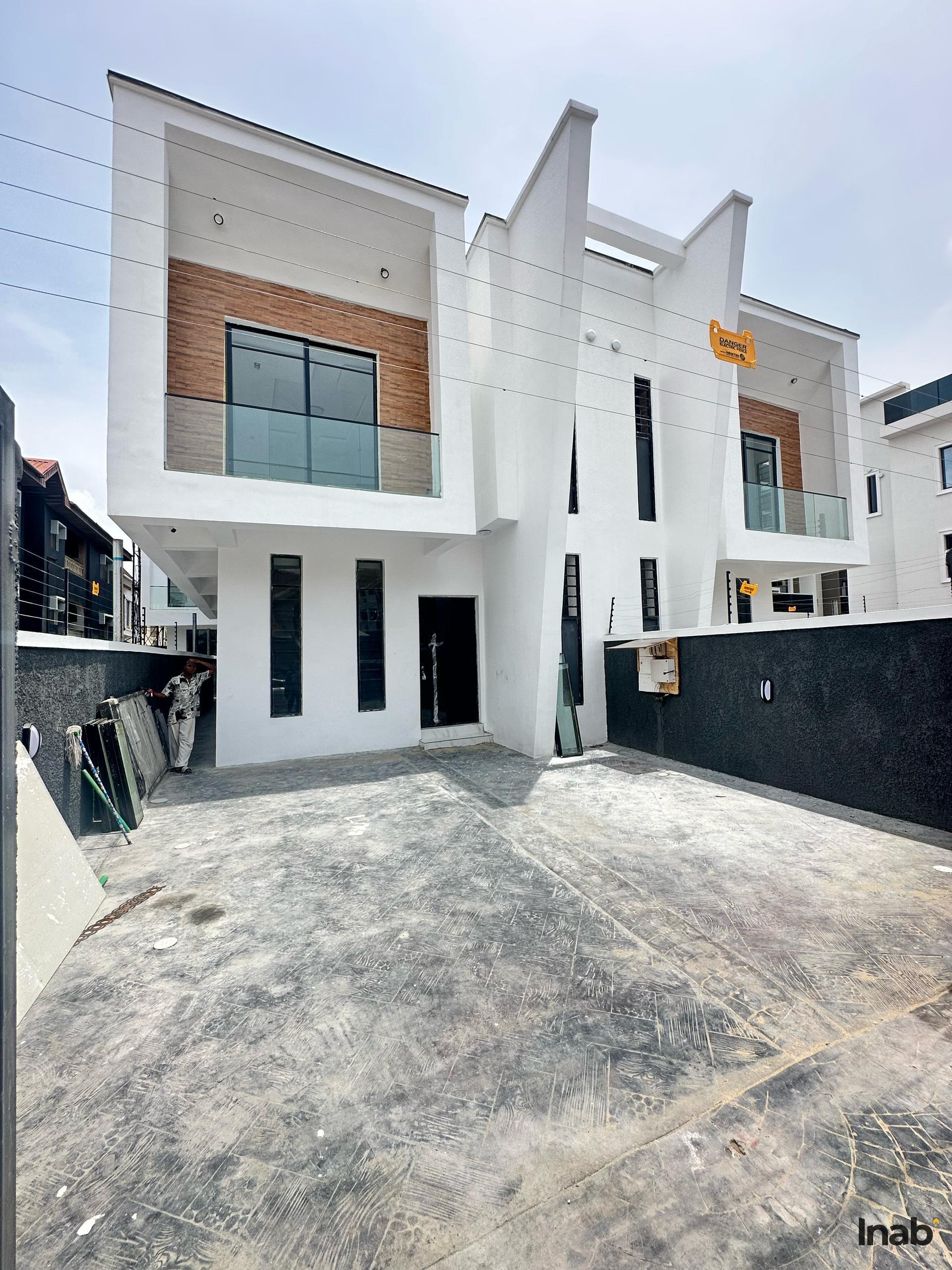 4 bedroom Semidetached duplex