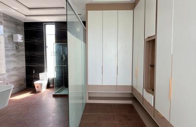 5 Bedroom Detached Duplex