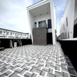 5 Bedrooms Fully Detached Duplex