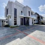 5 Bedroom Detached Duplex