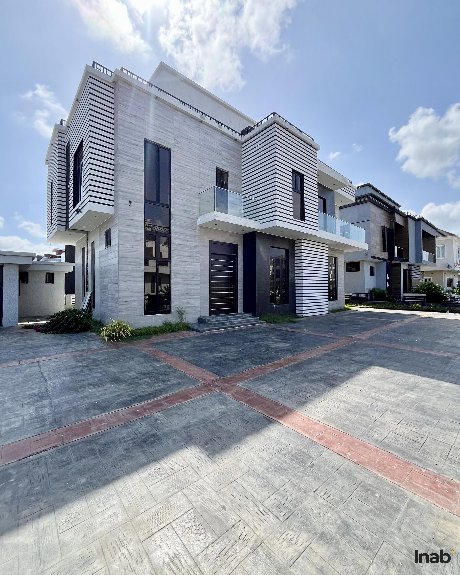 5 Bedroom Detached Duplex