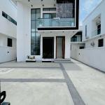 5 Bedroom Fully Detached Duplex