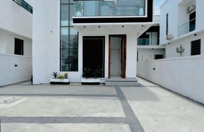 5 Bedroom Fully Detached Duplex