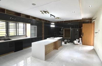5 bedroom detached duplex