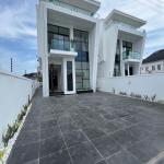 5 bedroom fully detached duplex