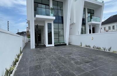 5 bedroom fully detached duplex