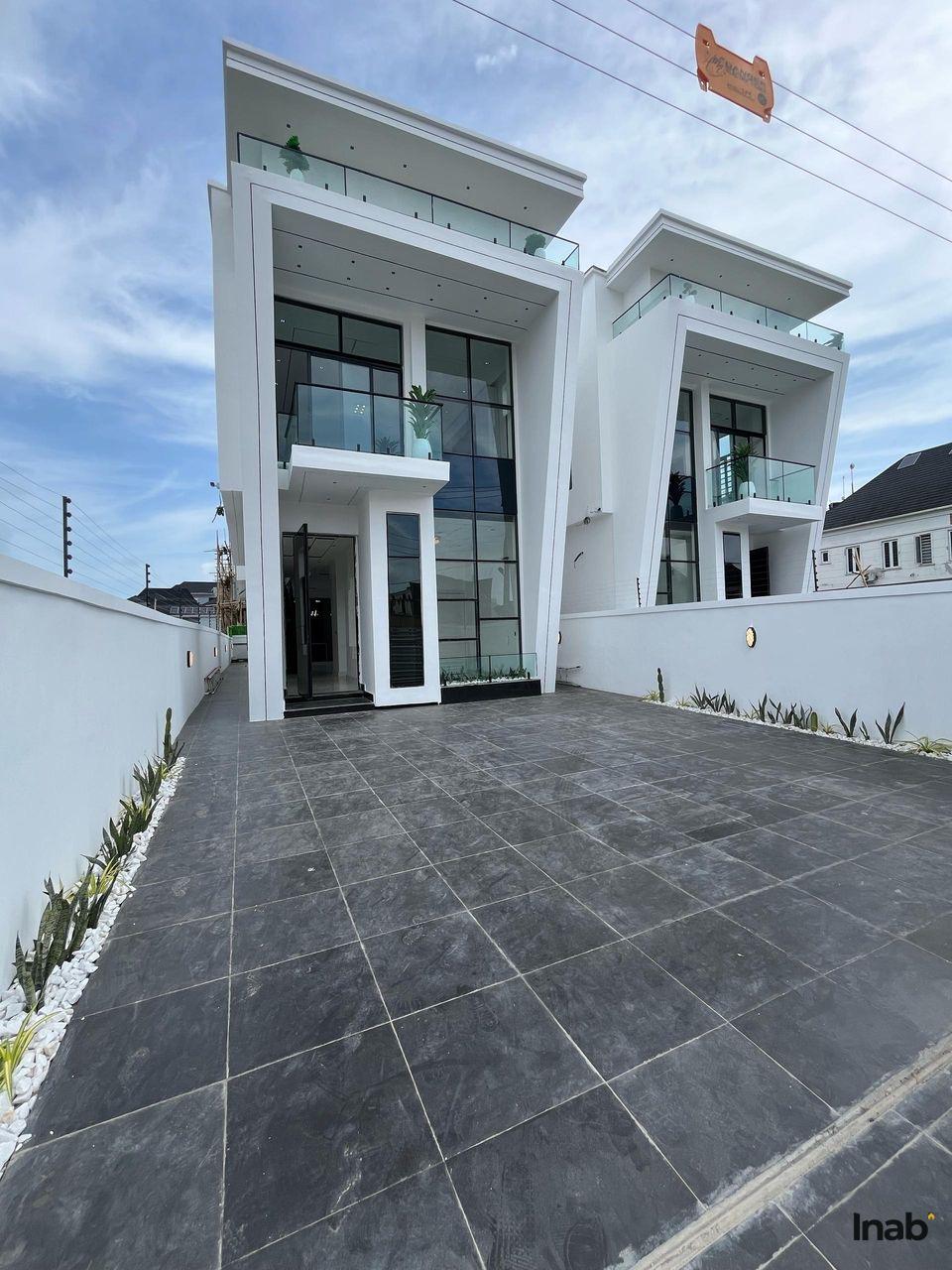 5 bedroom fully detached duplex