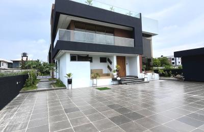 5 bedroom detached duplex