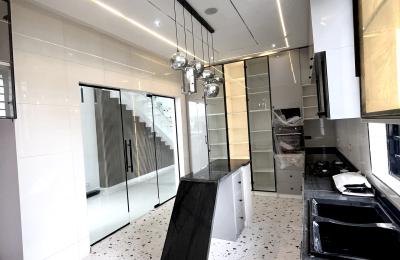 5 Bedrooms Fully Detached Duplex