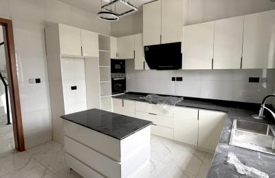4 Bedrooms Semi Detached Duplex