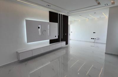 5 Bedroom detached duplex