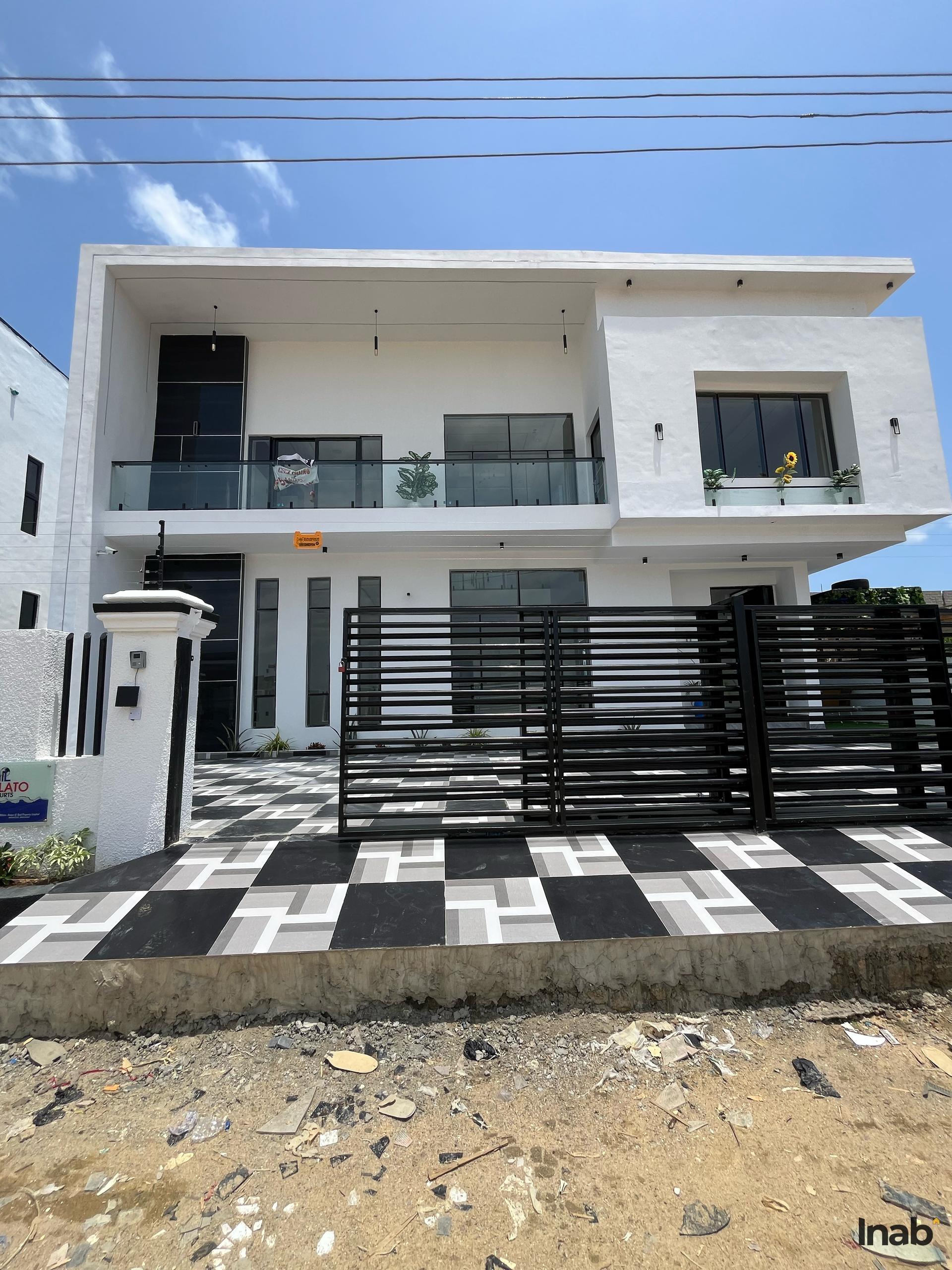 5 bedroom detached duplex