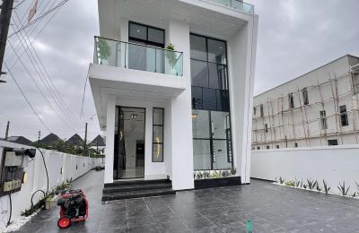 5 Bedroom Fully Detached Duplex
