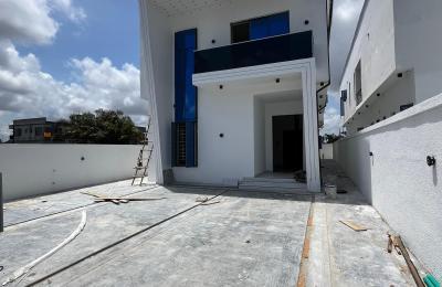 5 bedroom detached duplex