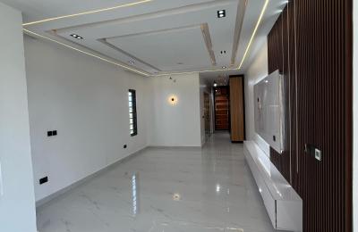 5 Bedroom detached duplex