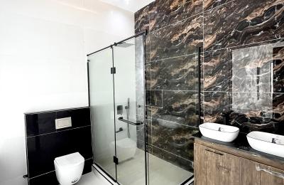 5 Bedrooms Fully Detached Duplex