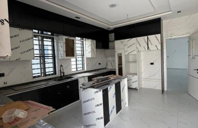 5 bedroom detached duplex