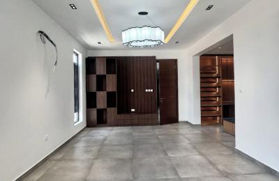 6 Bedroom Detached Duplex