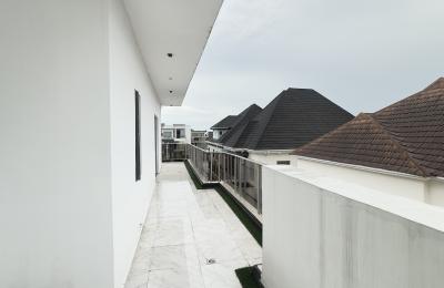 5 bedroom Semidetached Duplex