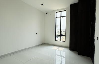 5 bedroom fully detached duplex