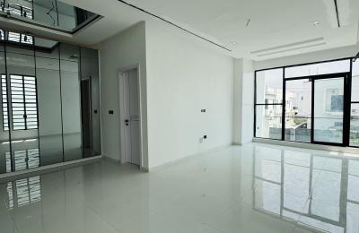 5 bedroom fully detached duplex