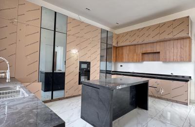 5 bedroom fully detached duplex