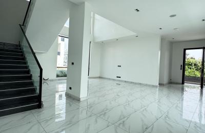 5 bedroom fully detached duplex