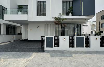 5 bedroom fully detached duplex