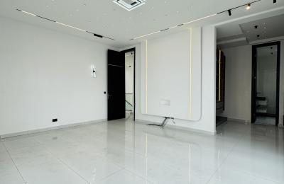 5 bedroom fully detached duplex