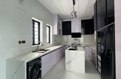 5 bedroom fully detached duplex