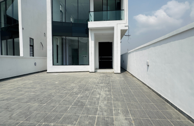 5 bedroom fully detached duplex