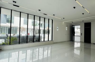 5 bedroom fully detached duplex