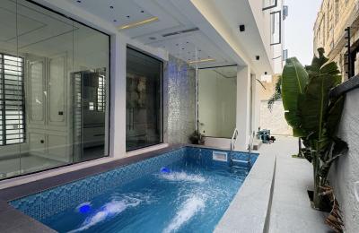 5 Bedroom fully detached duplex