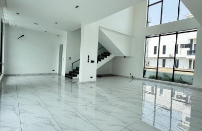 5 bedroom fully detached duplex