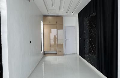 5 Bedroom fully detached duplex