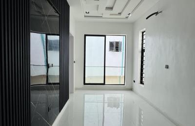 5 Bedroom fully detached duplex